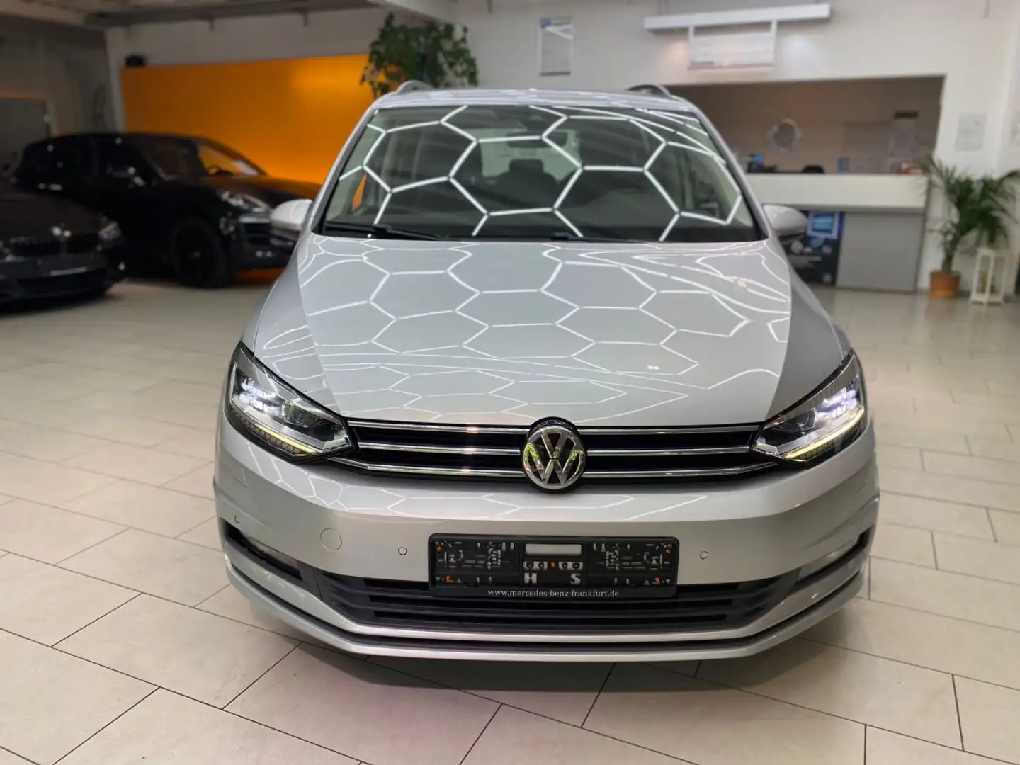 Volkswagen Touran 2.0 TDI BMT Comfortline Automatik Navi SHZ RüFaKa Silber - 2