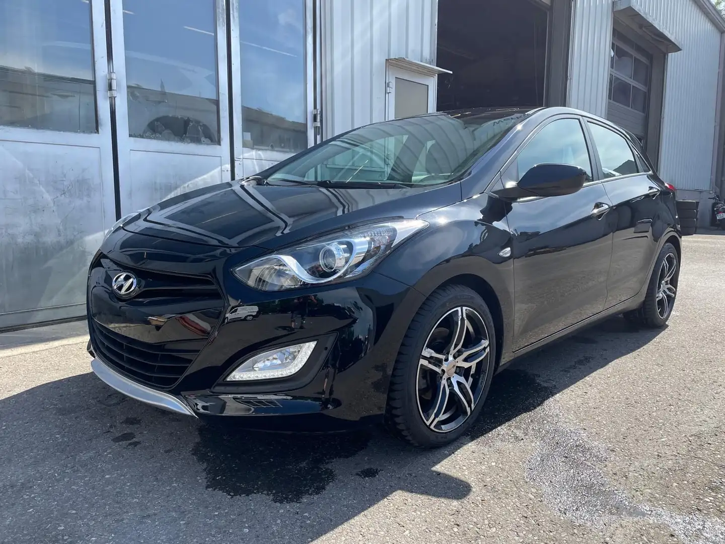 Hyundai i30 i30 1,4 CVVT Europe Europe Schwarz - 1