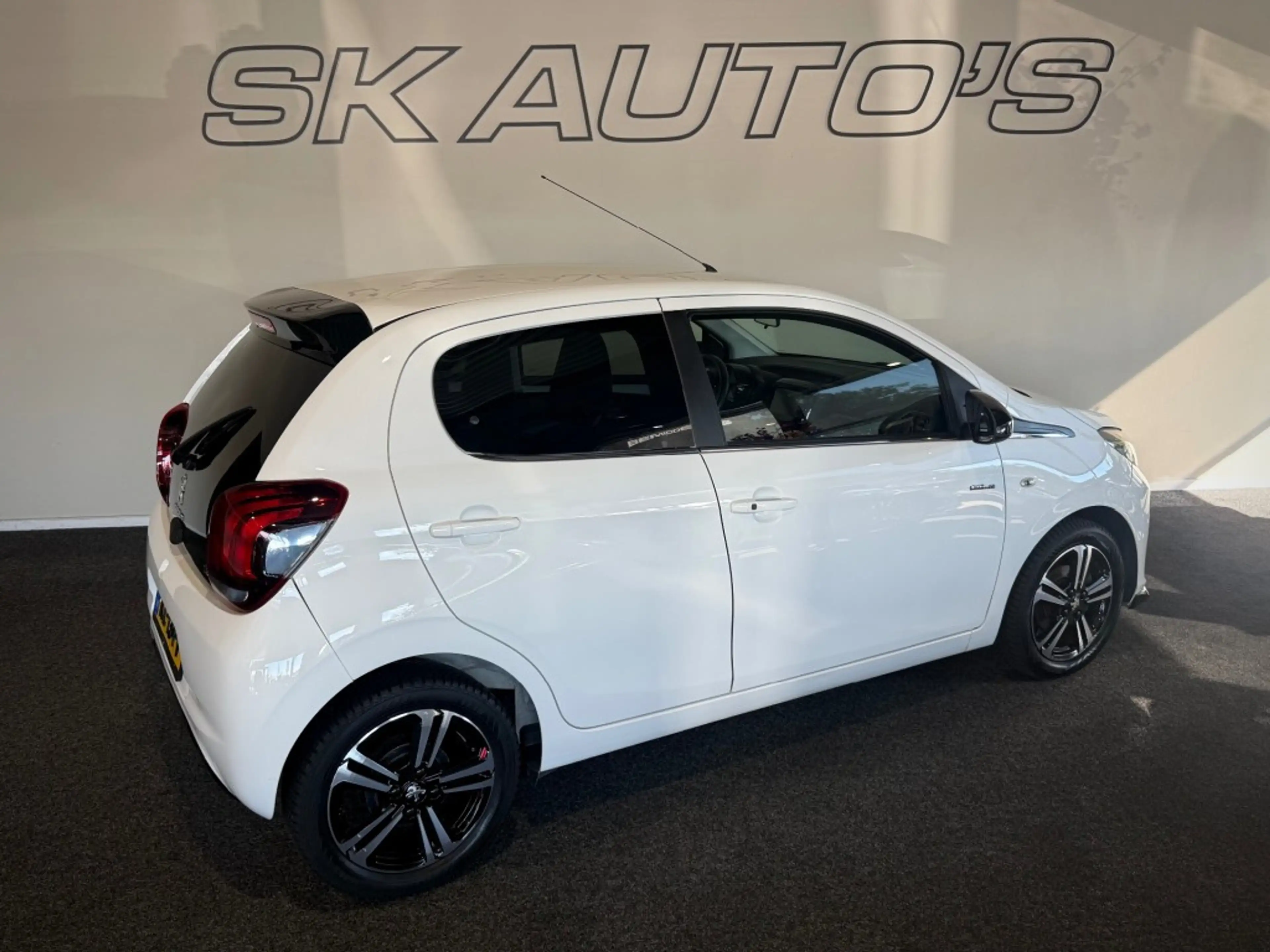 Peugeot 108 1.2 PURETECH GT-LINE l NAP l CAMERA l CLIMA l LMV — photo 6