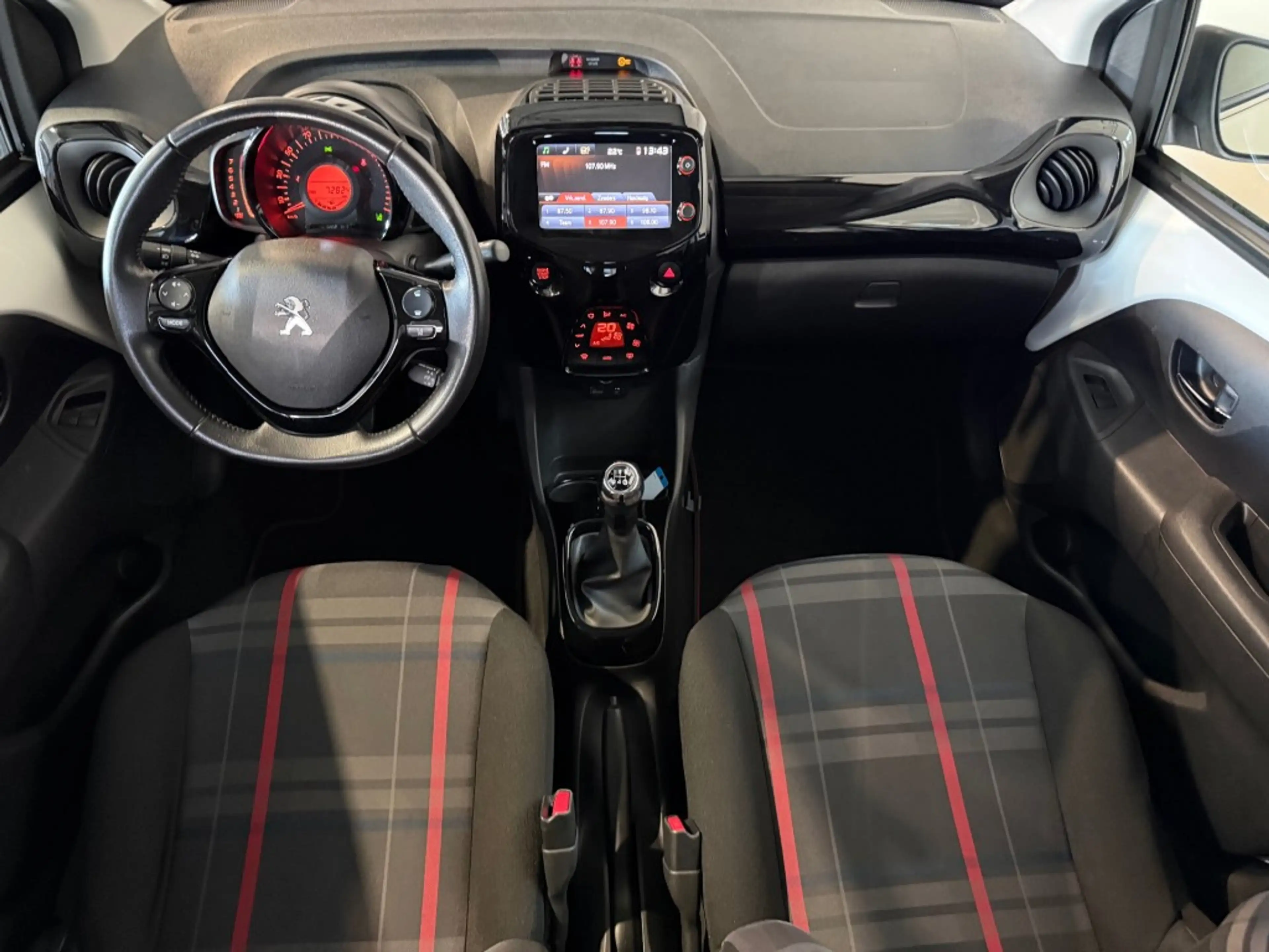 Peugeot 108 1.2 PURETECH GT-LINE l NAP l CAMERA l CLIMA l LMV — photo 14