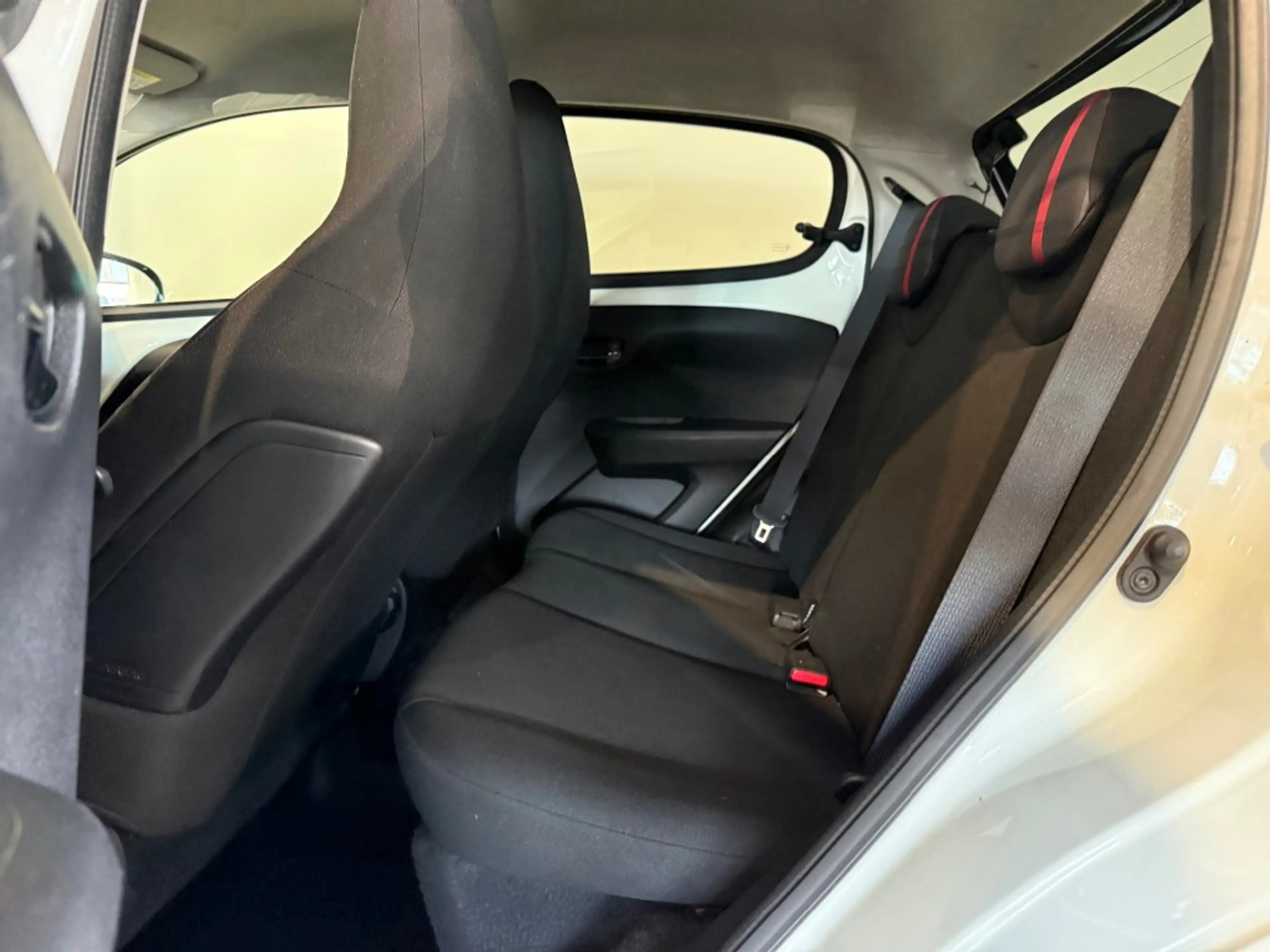 Peugeot 108 1.2 PURETECH GT-LINE l NAP l CAMERA l CLIMA l LMV — photo 36
