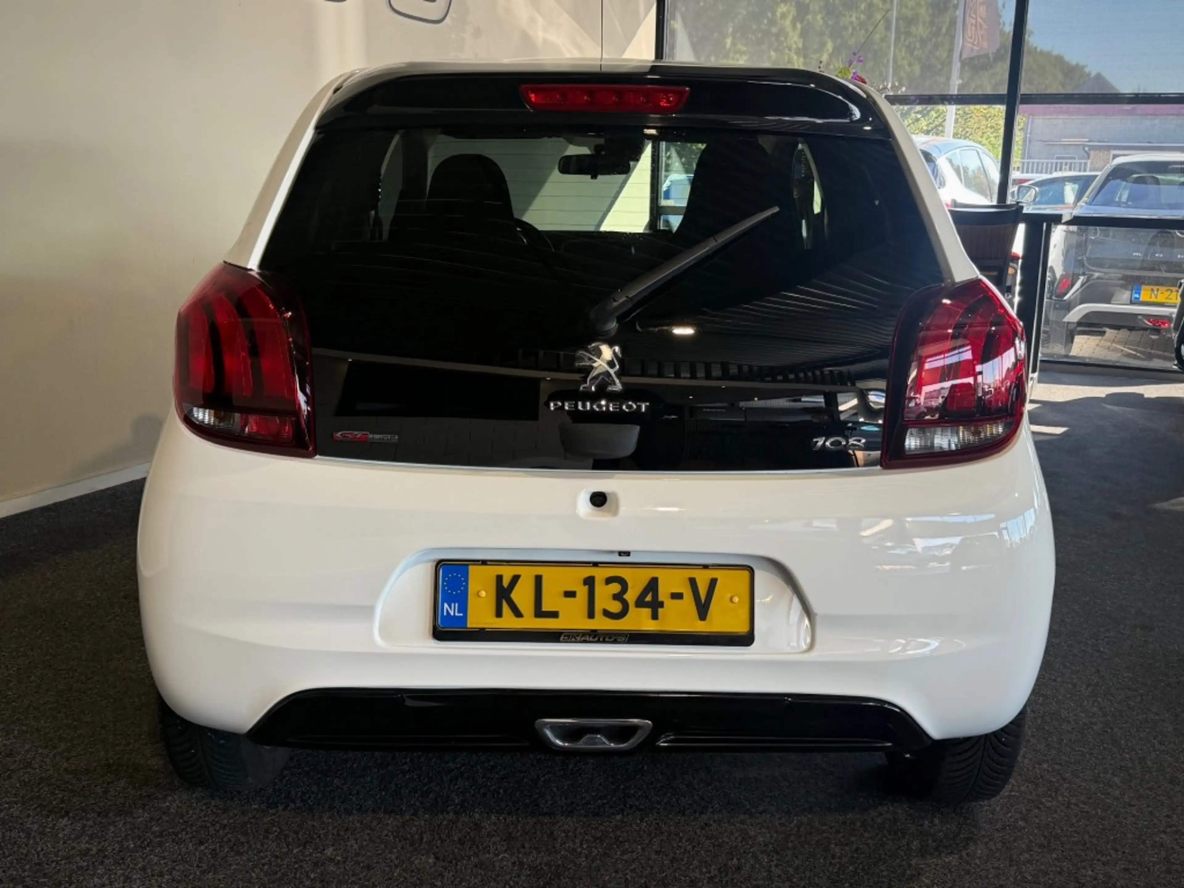 Peugeot 108 1.2 PURETECH GT-LINE l NAP l CAMERA l CLIMA l LMV — photo 4