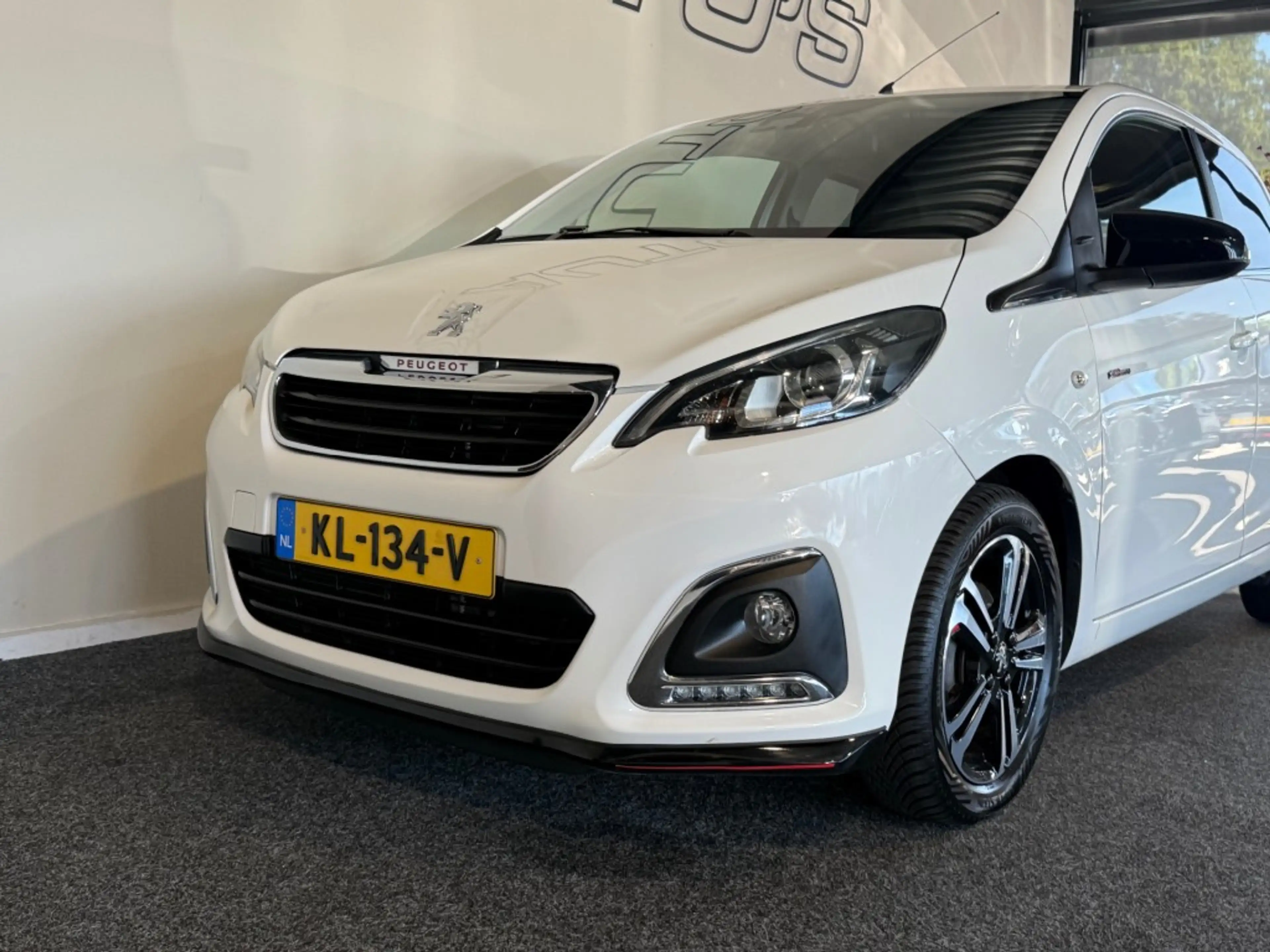 Peugeot 108 1.2 PURETECH GT-LINE l NAP l CAMERA l CLIMA l LMV — photo 7