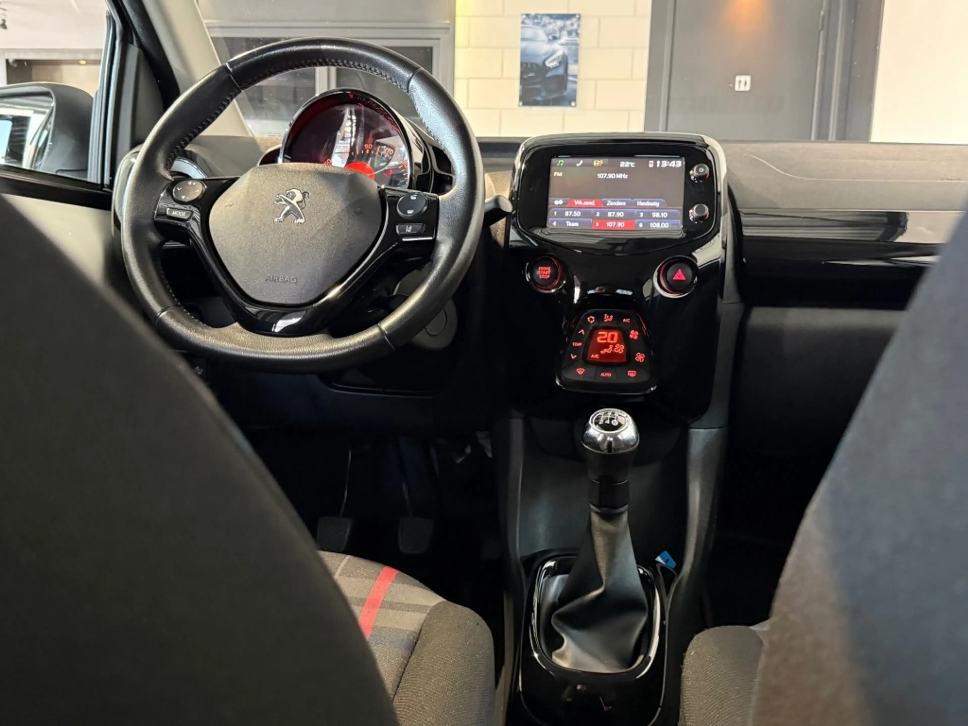 Peugeot 108 1.2 PURETECH GT-LINE l NAP l CAMERA l CLIMA l LMV — photo 15