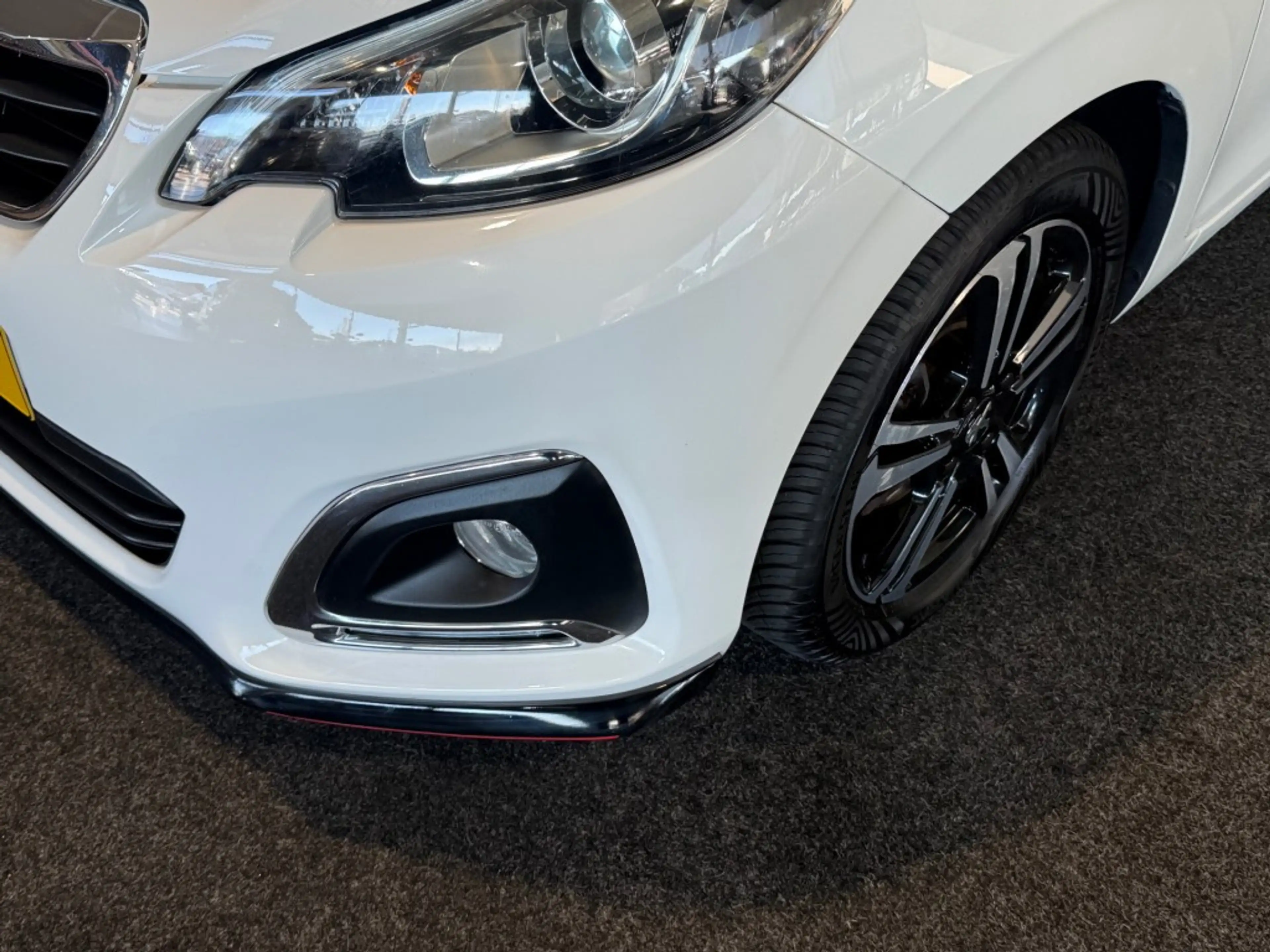 Peugeot 108 1.2 PURETECH GT-LINE l NAP l CAMERA l CLIMA l LMV — photo 40