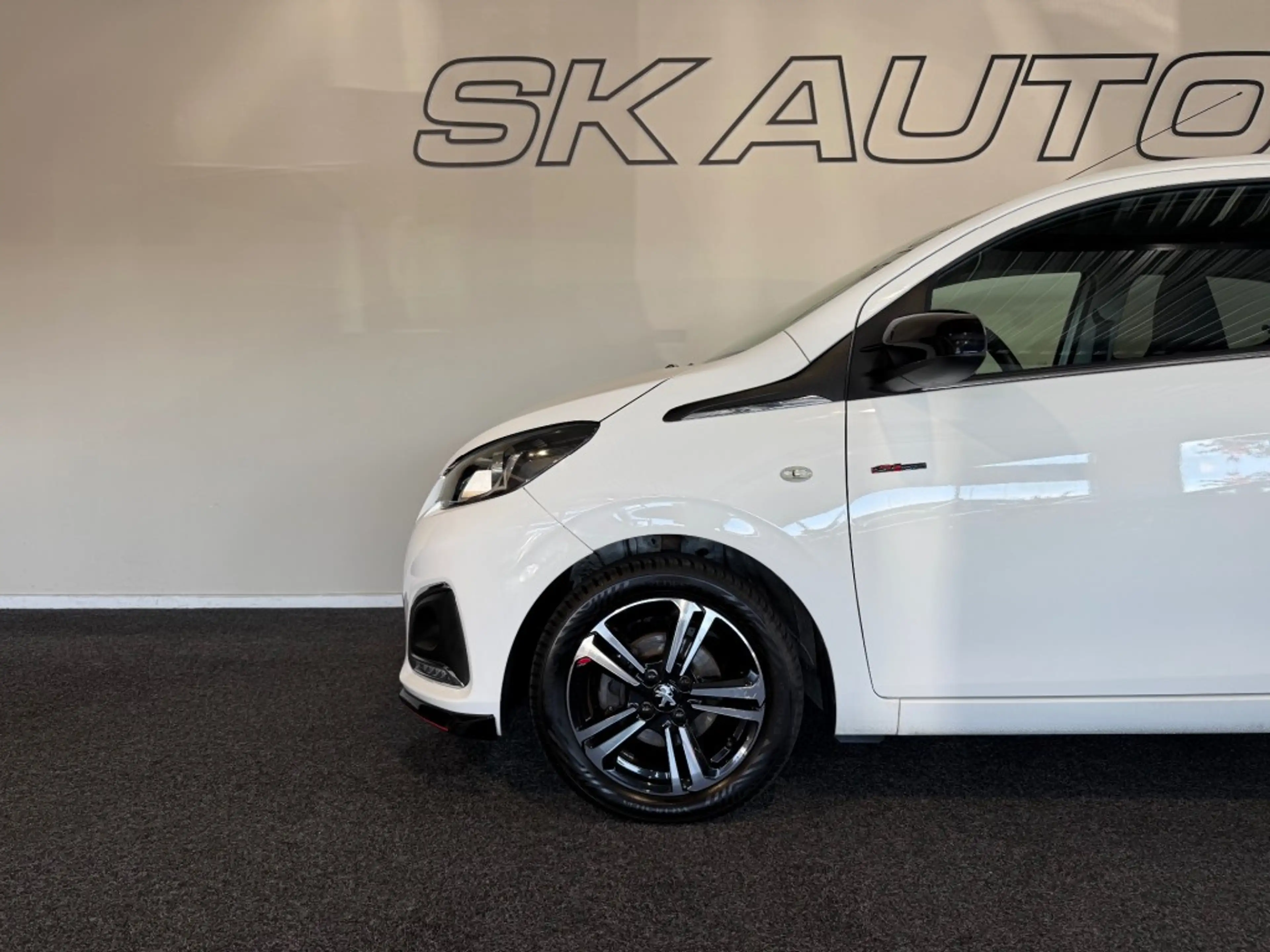 Peugeot 108 1.2 PURETECH GT-LINE l NAP l CAMERA l CLIMA l LMV — photo 8