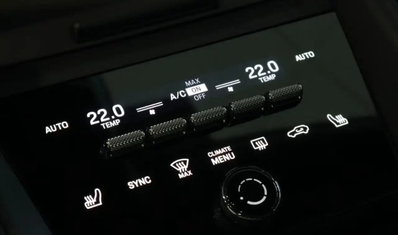 Porsche Macan Electric 4 *AHK/PANO* 11