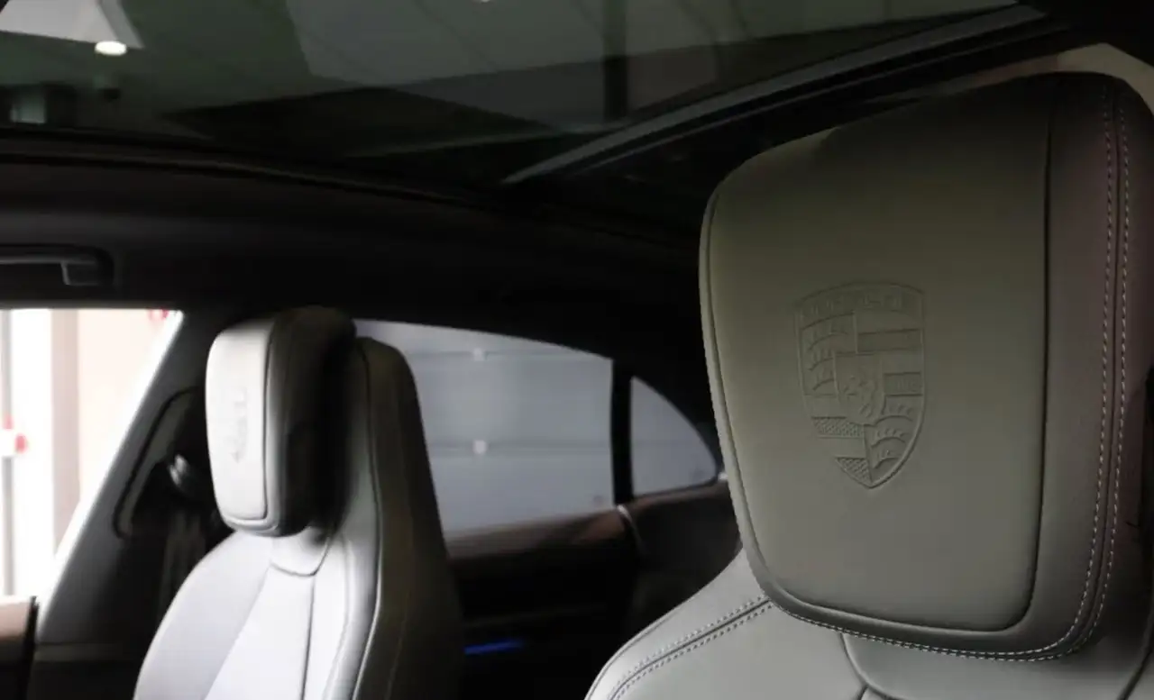 Porsche Macan Electric 4 *AHK/PANO* 13