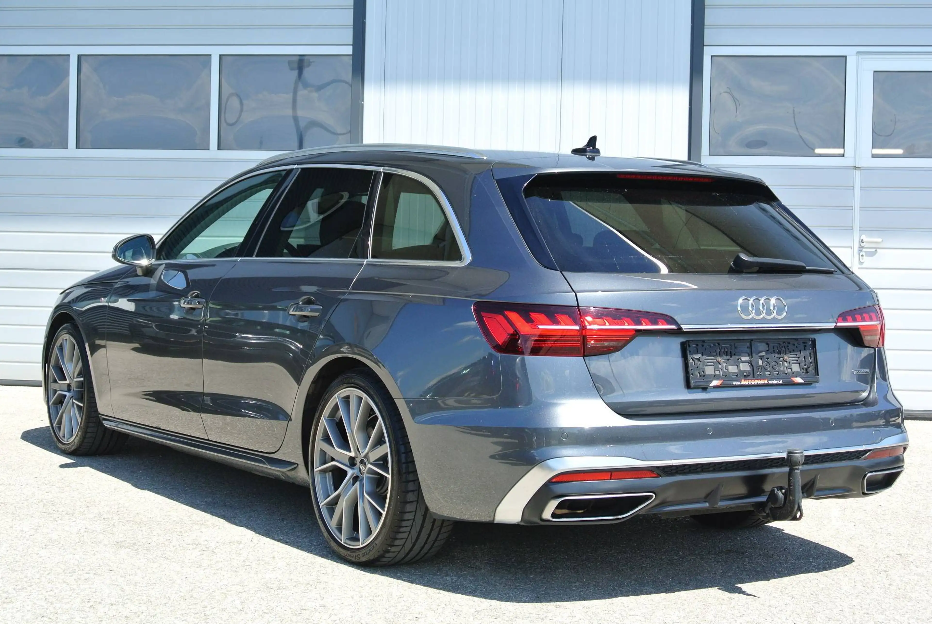Audi A4 Avant 40 TDI quattro ** S line ** LEDER * AHK * — photo 7