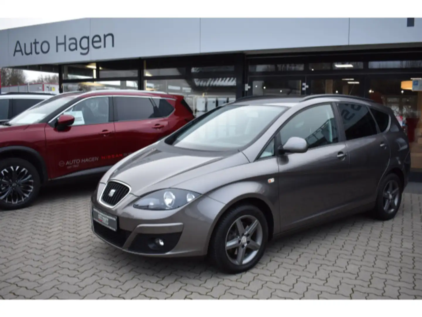SEAT Altea XL 1.4 TSI 4You 16" GJR AHK Navi Einparkhi Gris - 2