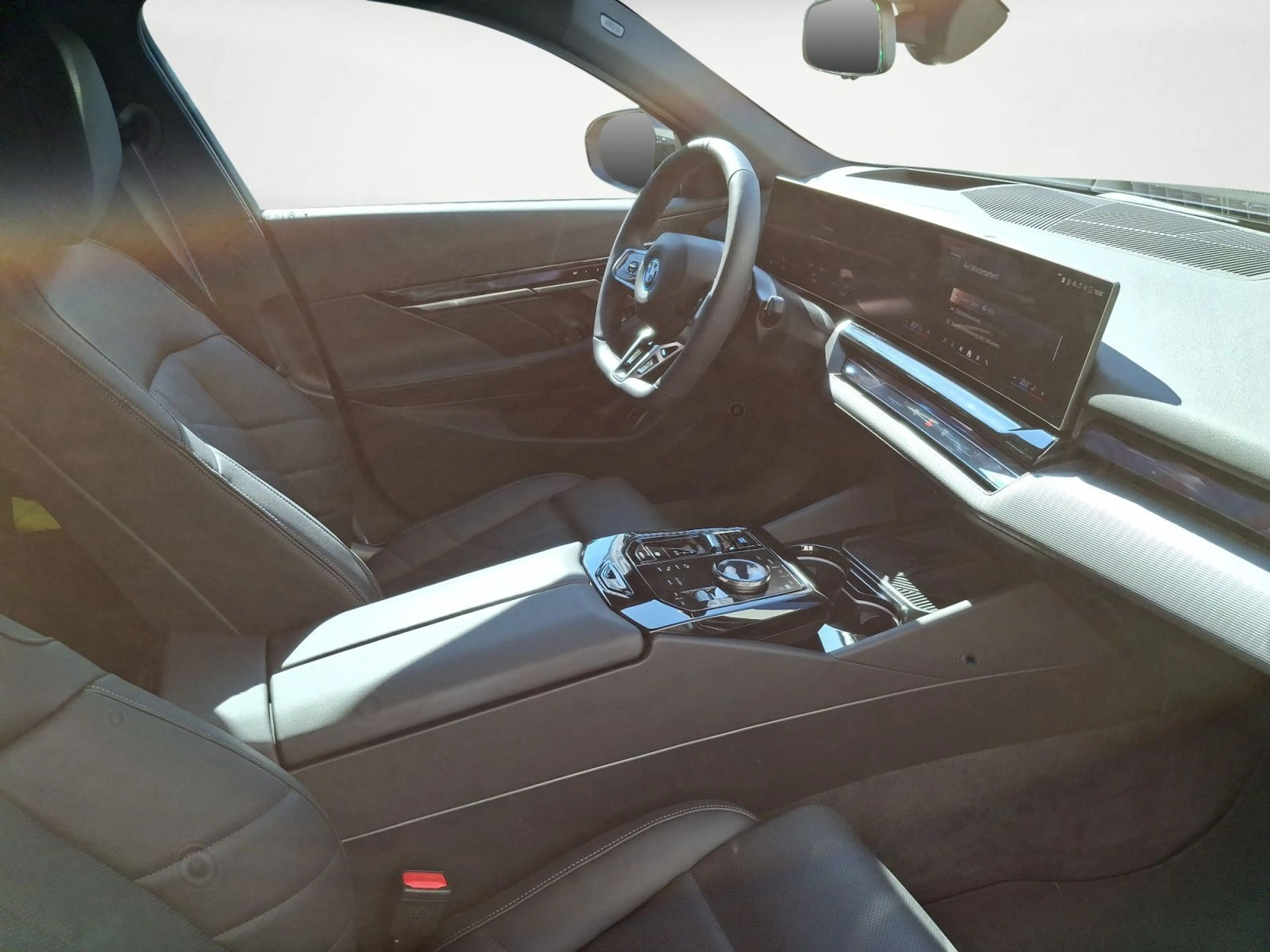 BMW i5 xDrive40 Touring M Sportpaket Pro AHK Driving — photo 14