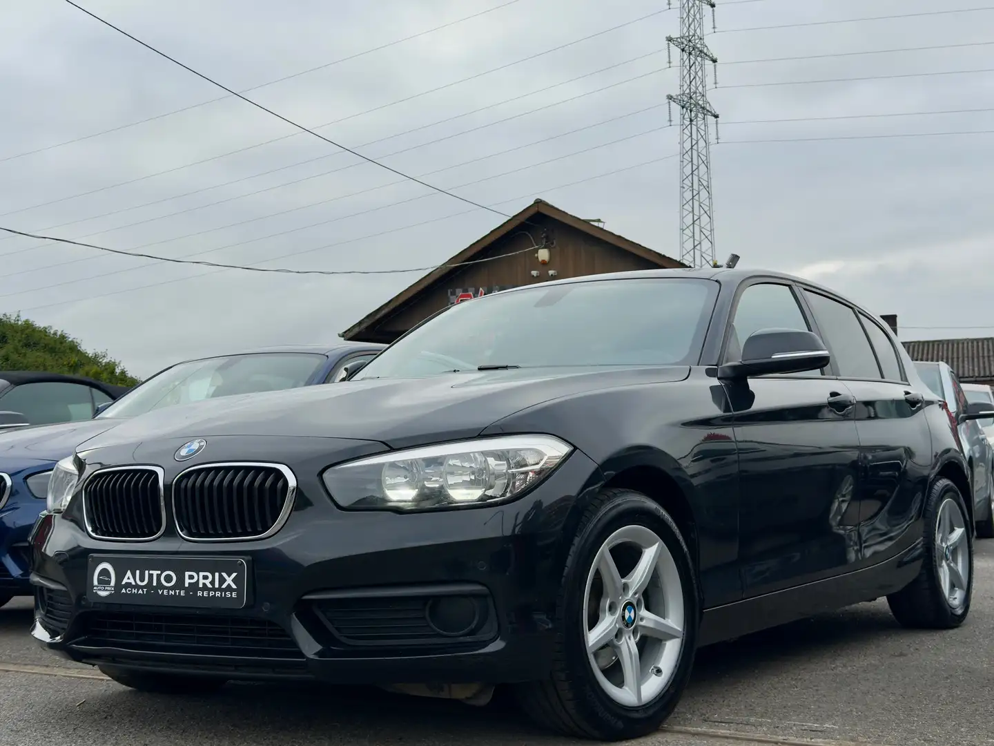 BMW 114 d JOY Edition Navi PDC Cuir LED Harman/Kardon EU6c Noir - 1