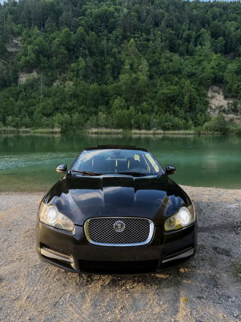 Jaguar XF 3.0 V6 Diesel Portfolio Schwarz - 2