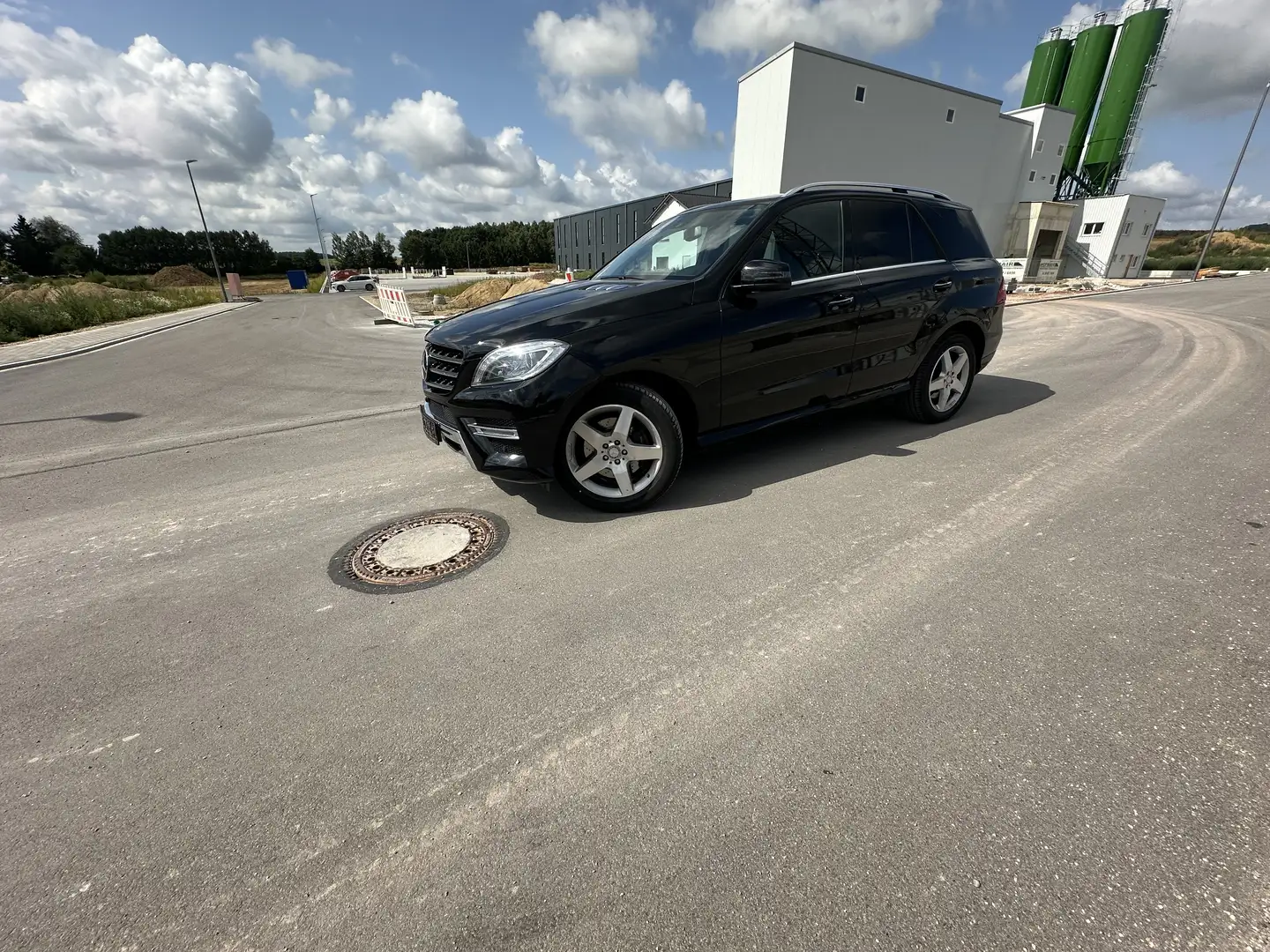 Mercedes-Benz ML 350 Amg 8 Facbereift Alle Service bei Mercedes Negru - 2