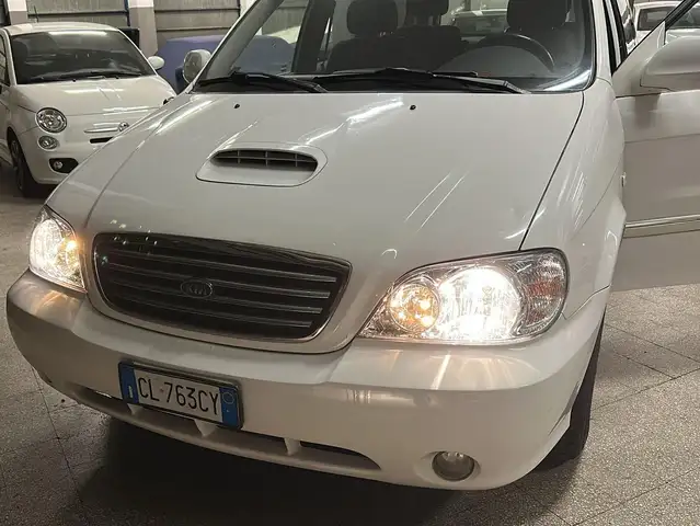 Kia Carnival view 20