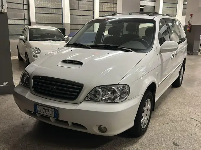 Kia Carnival view 2