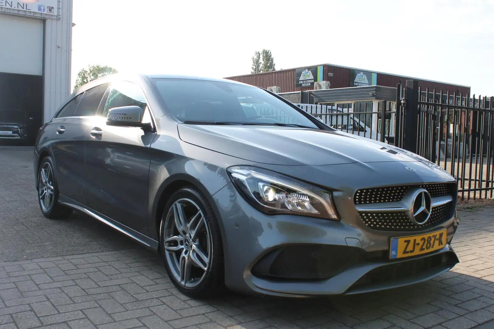 Mercedes-Benz CLA 180 Shooting Brake Business Solution AMG Led Leer Crui Gris - 2