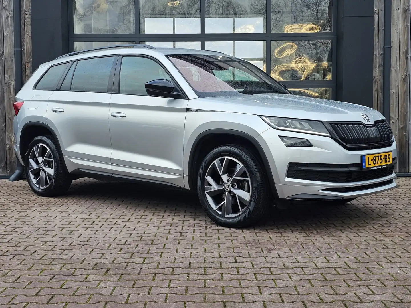 Skoda Kodiaq 1.5 TSI Sportline Business | Automaat | Stuur- en Gris - 2