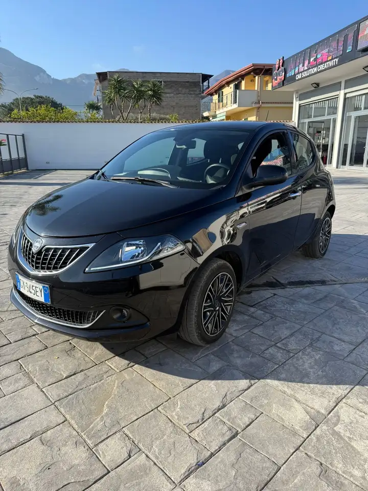 Lancia Ypsilon 2023