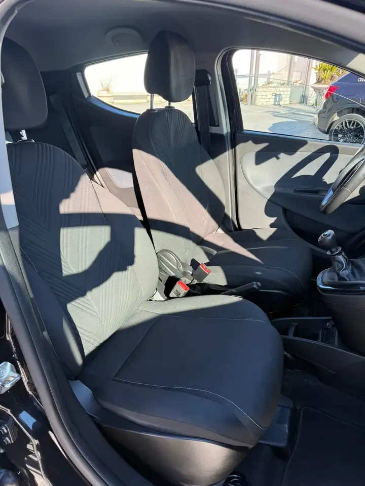 Lancia Ypsilon 2023