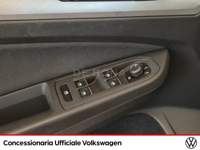 Volkswagen Golf view 19