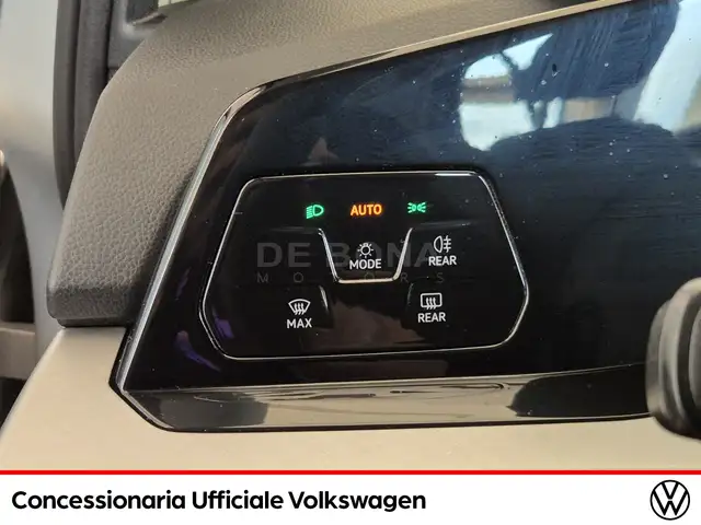 Volkswagen Golf view 18