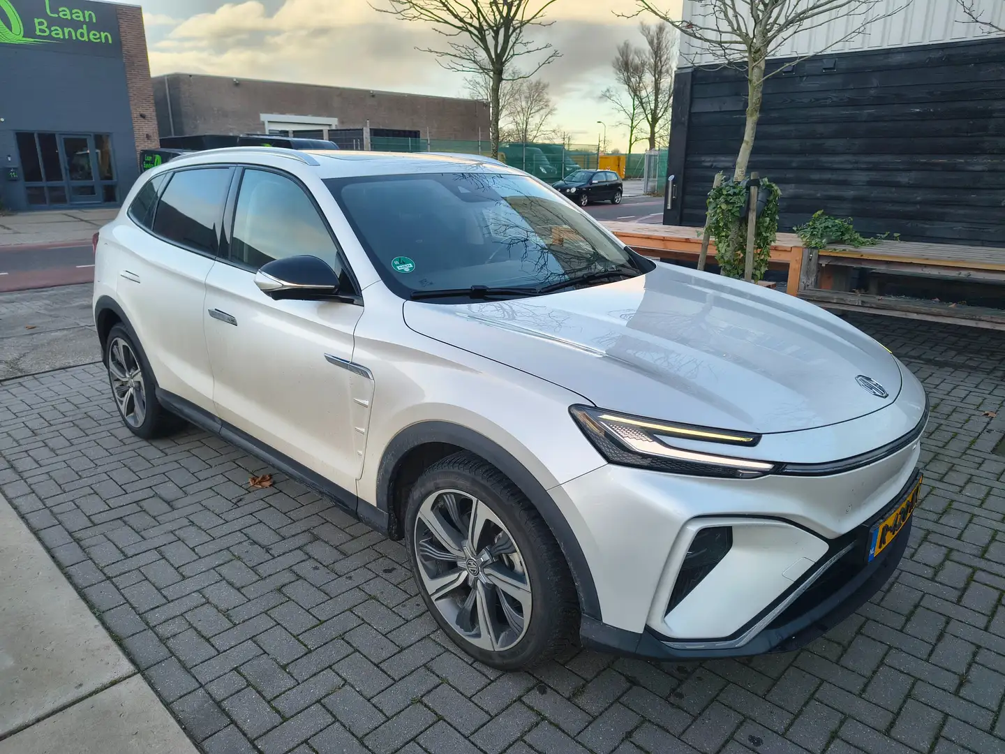 MG Marvel R Marvel R Luxury 70 kWh Wit - 2