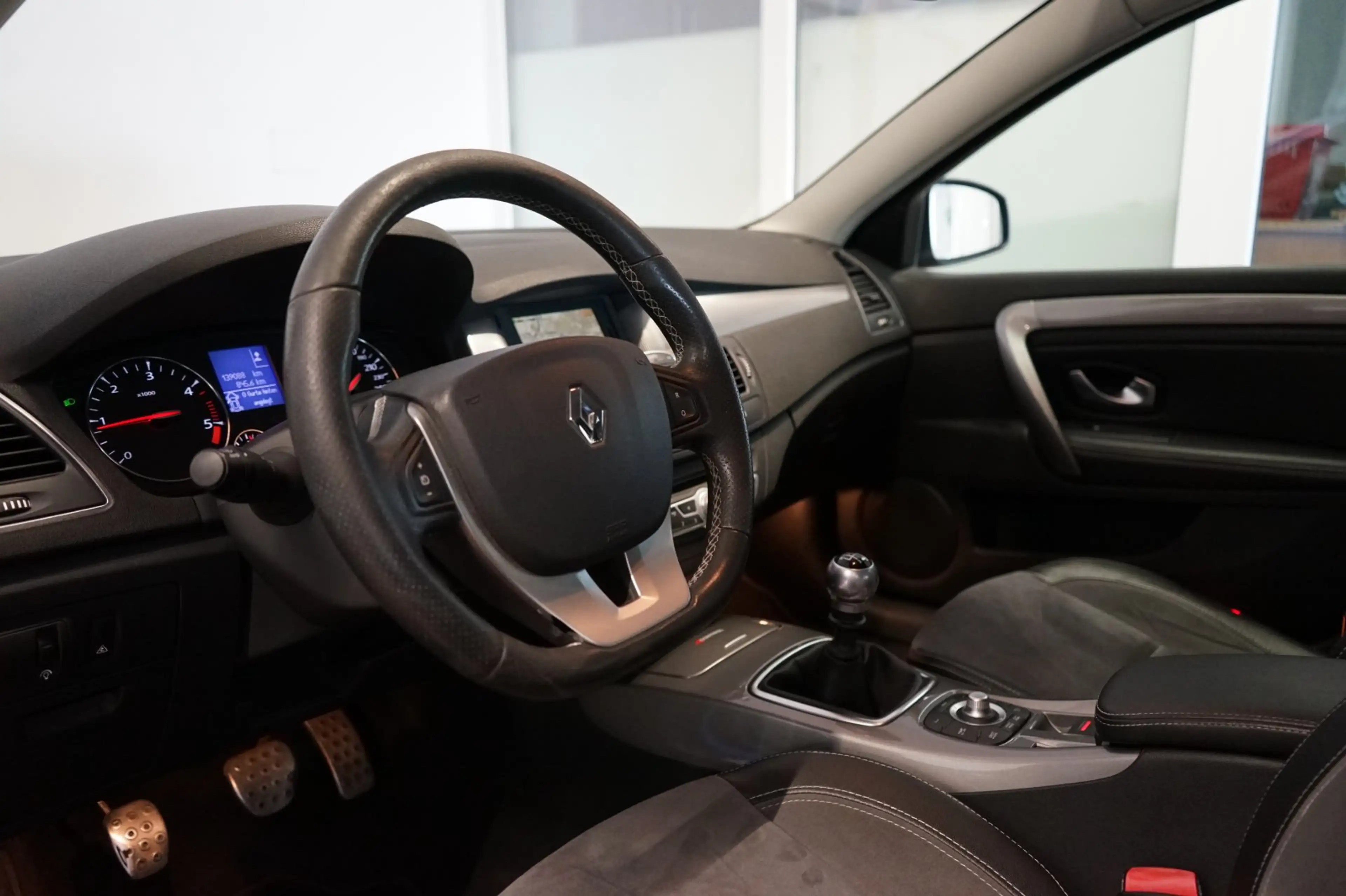 Renault Laguna Grandtour 2.0 dCi 150 FAP GT|BI-XENON|NAVI — photo 7