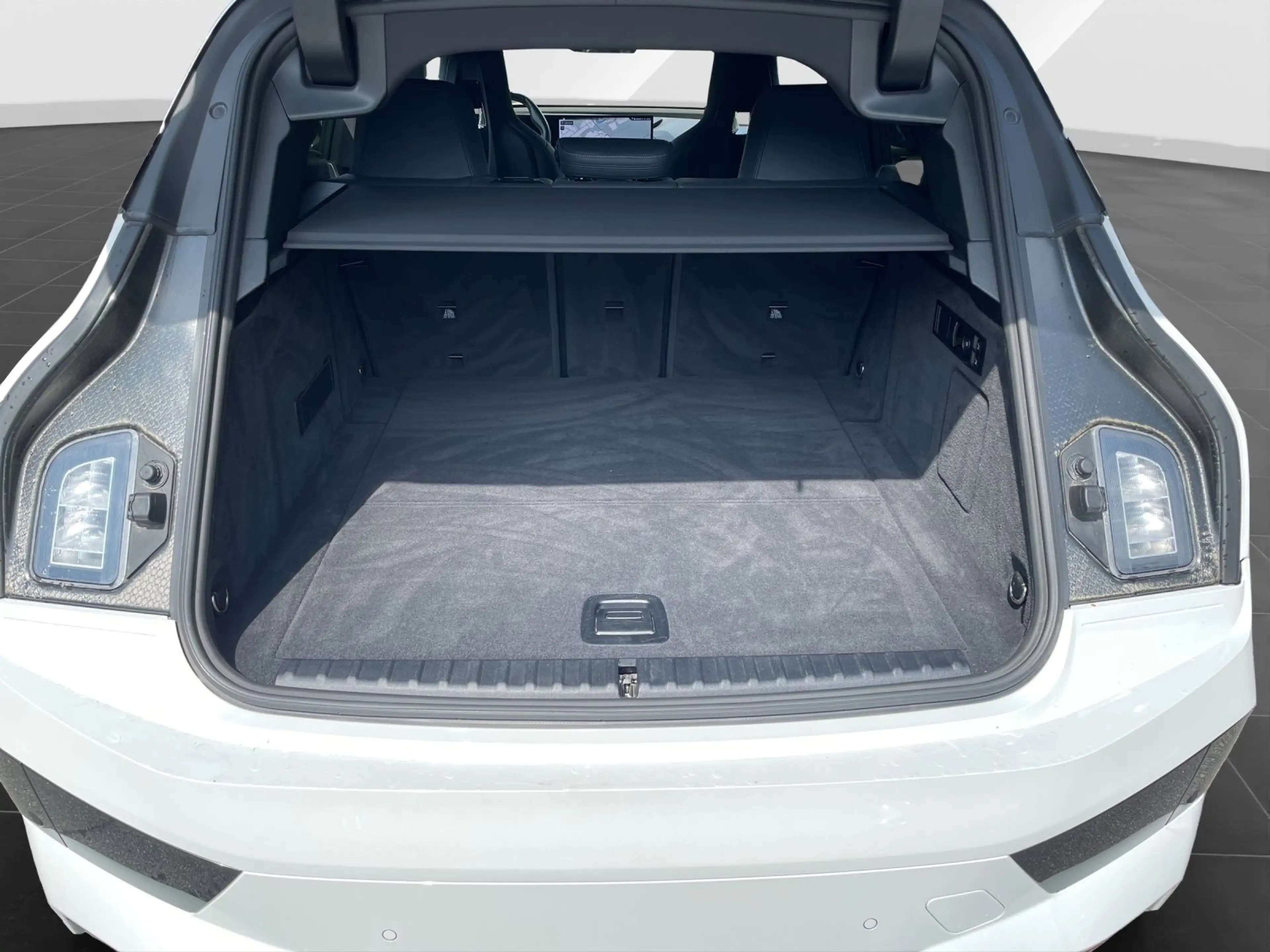 BMW iX xDrive40 Sportpaket/ AHK/ HUD/ ParkAss+/ DrivAss P — photo 14