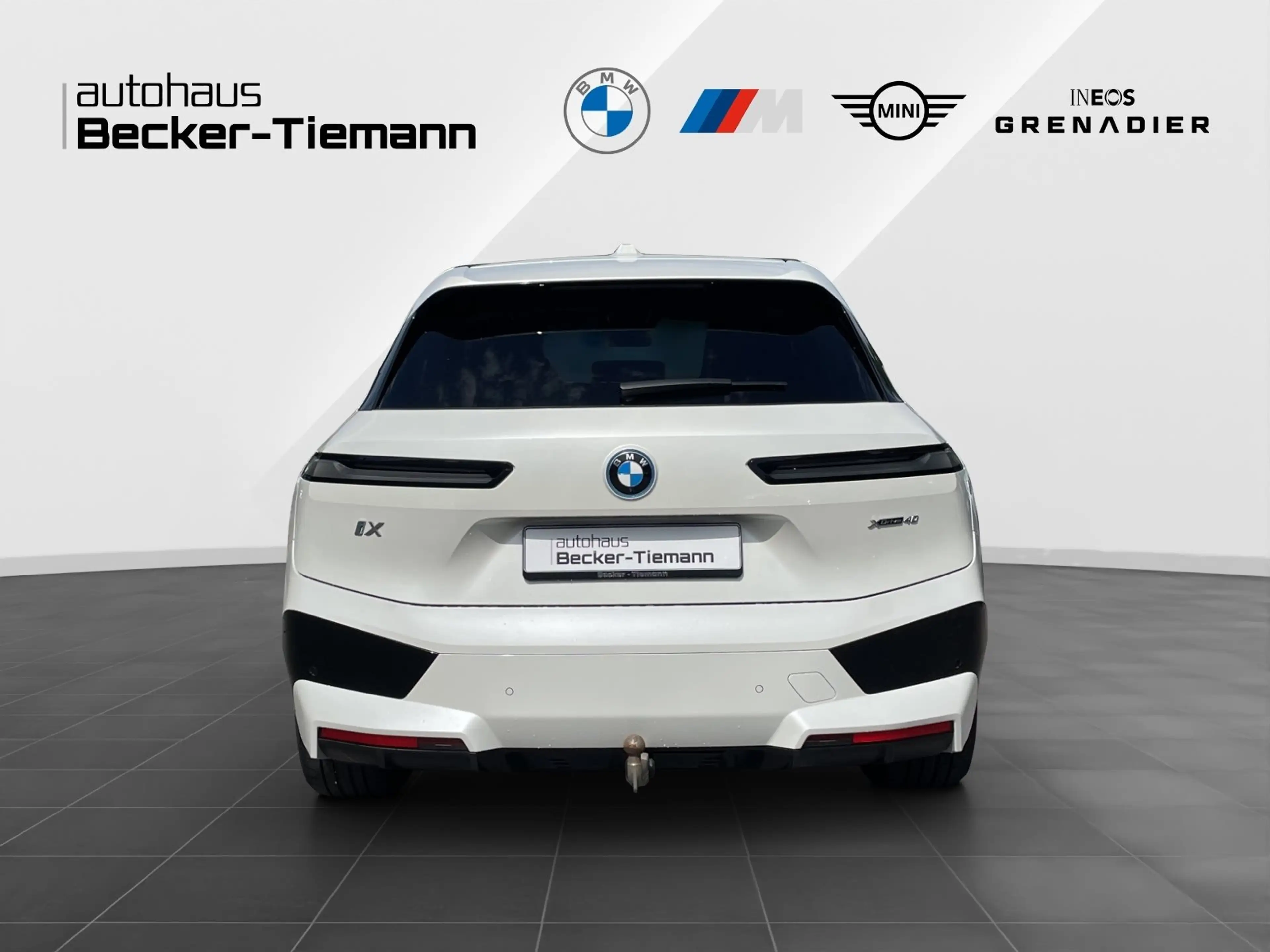 BMW iX xDrive40 Sportpaket/ AHK/ HUD/ ParkAss+/ DrivAss P — photo 5