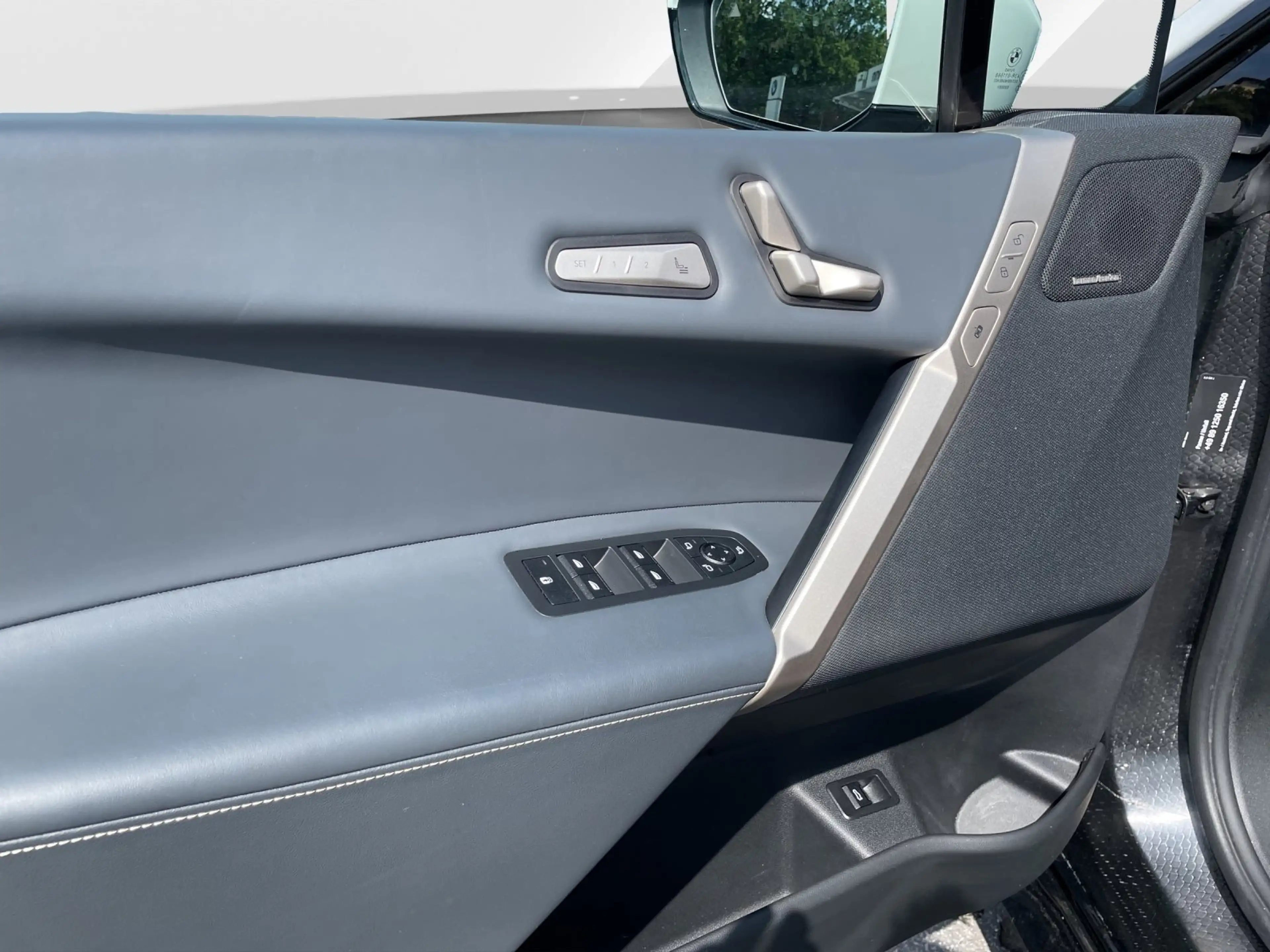 BMW iX xDrive40 Sportpaket/ AHK/ HUD/ ParkAss+/ DrivAss P — photo 10
