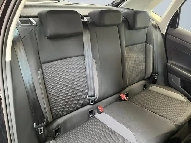Volkswagen Polo view 11