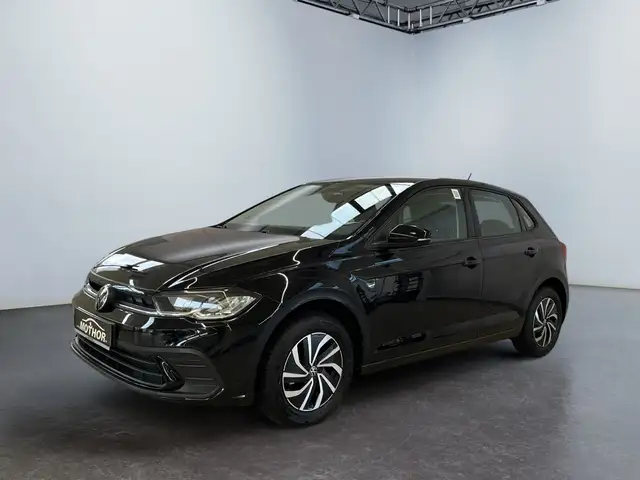 Volkswagen Polo view 2