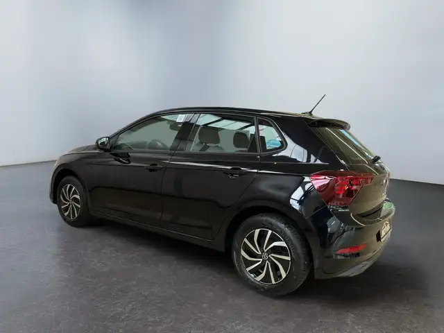 Volkswagen Polo view 4