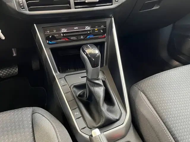Volkswagen Polo view 9