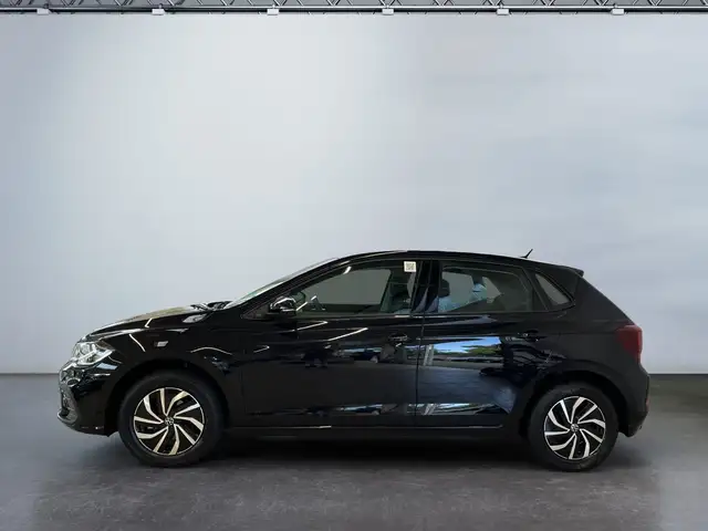 Volkswagen Polo view 3