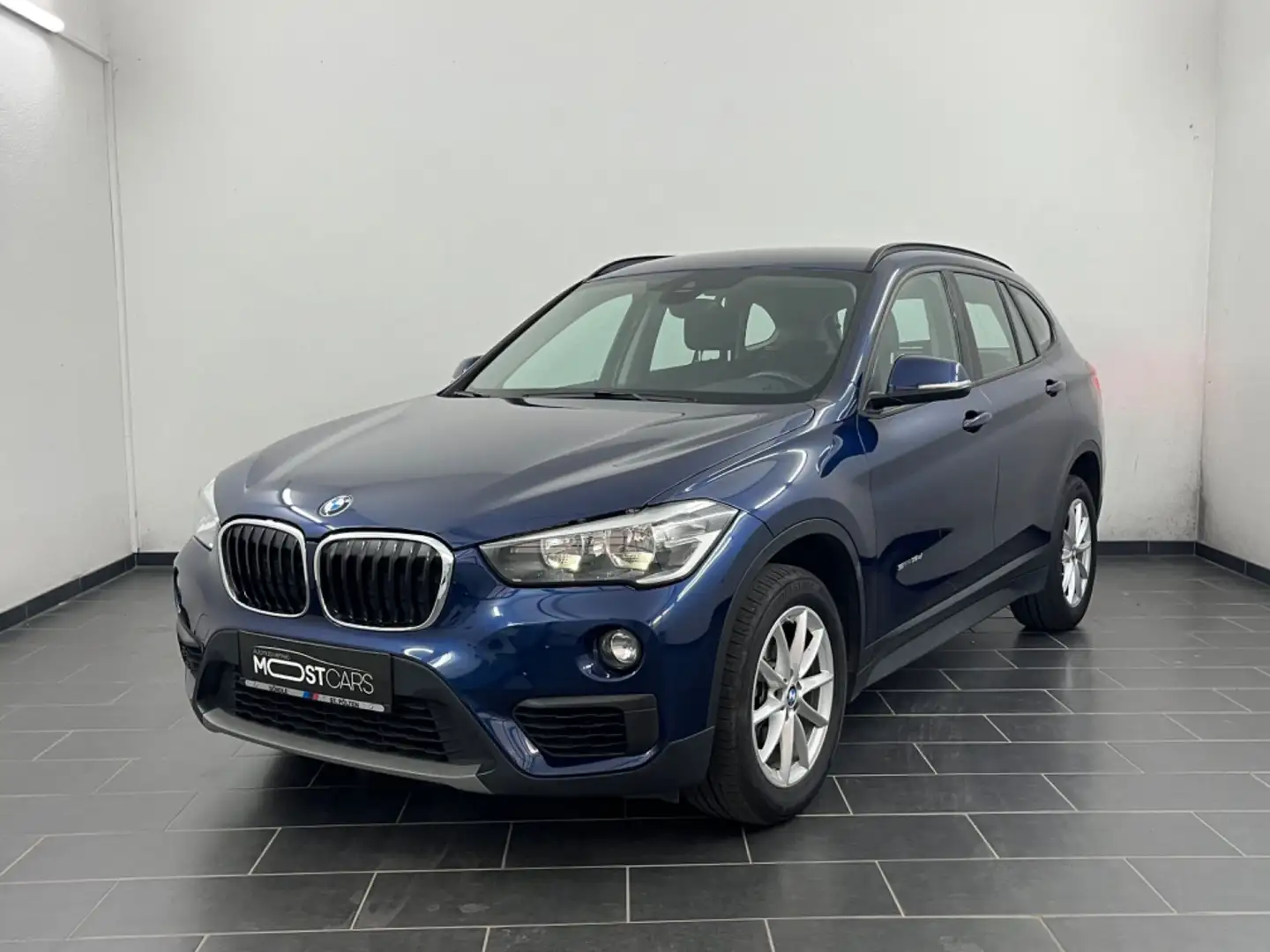 BMW X1 sDrive18d Advantage Aut. ***Tempomat | Freisprech Bleu - 1