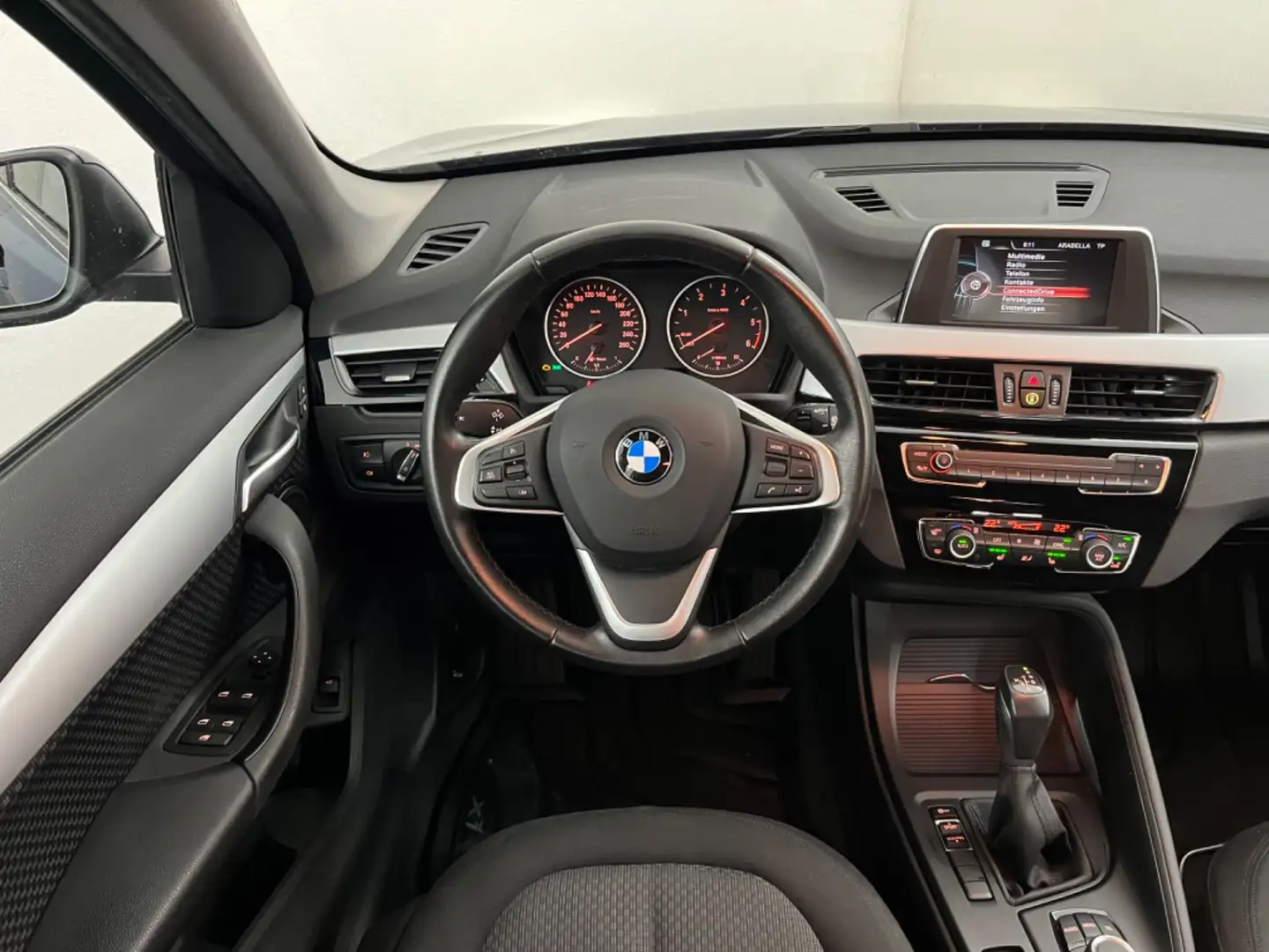 BMW X1 sDrive18d Advantage Aut. ***Tempomat | Freisprech Bleu - 2