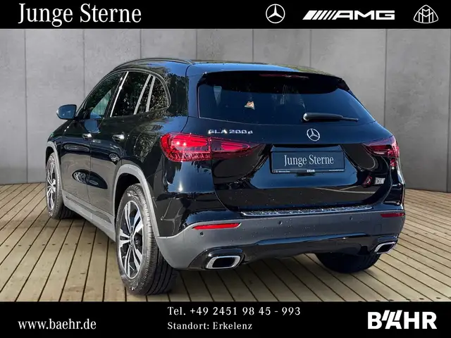 Mercedes-Benz Gla view 3