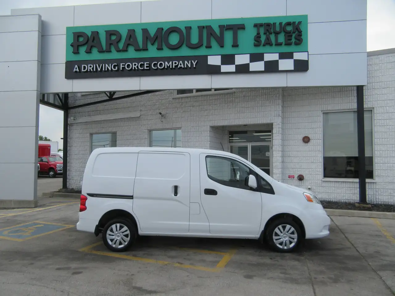 Nissan NV200 снимка Nissan NV200