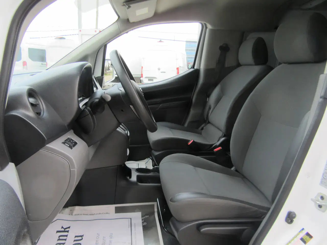 Nissan NV200 снимка Nissan NV200