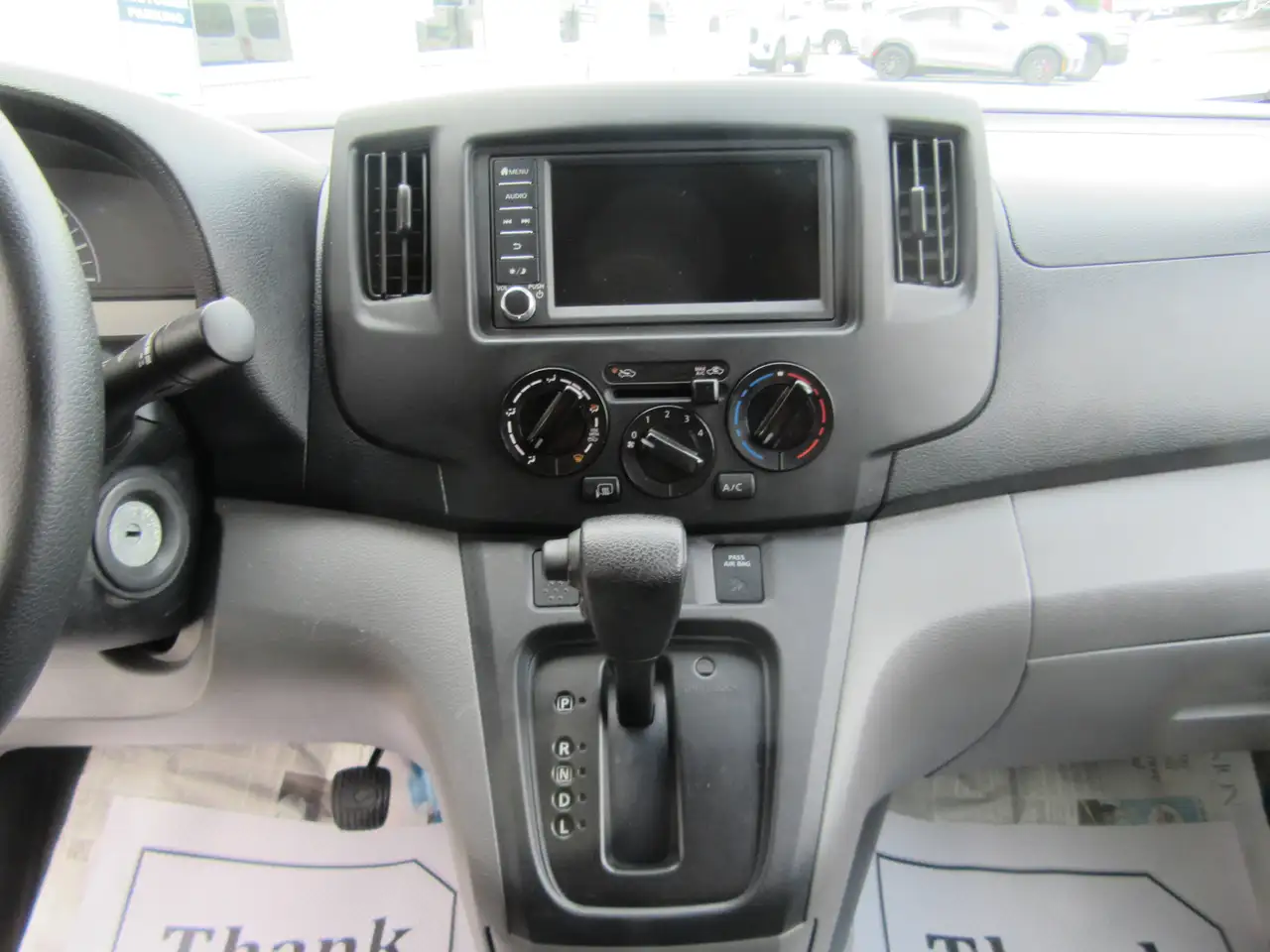 Nissan NV200 снимка Nissan NV200