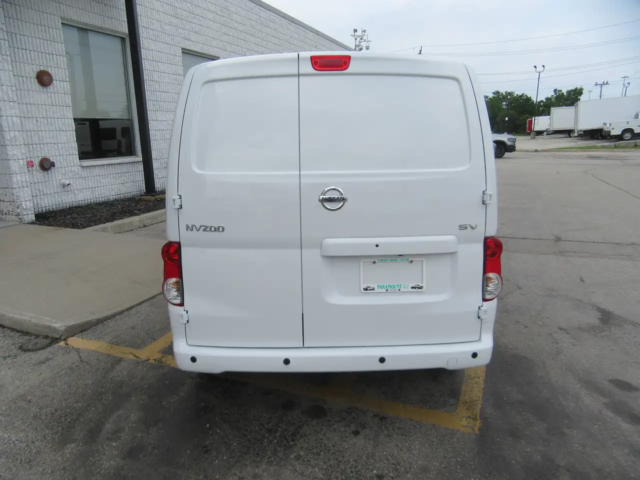 Nissan NV200 снимка Nissan NV200