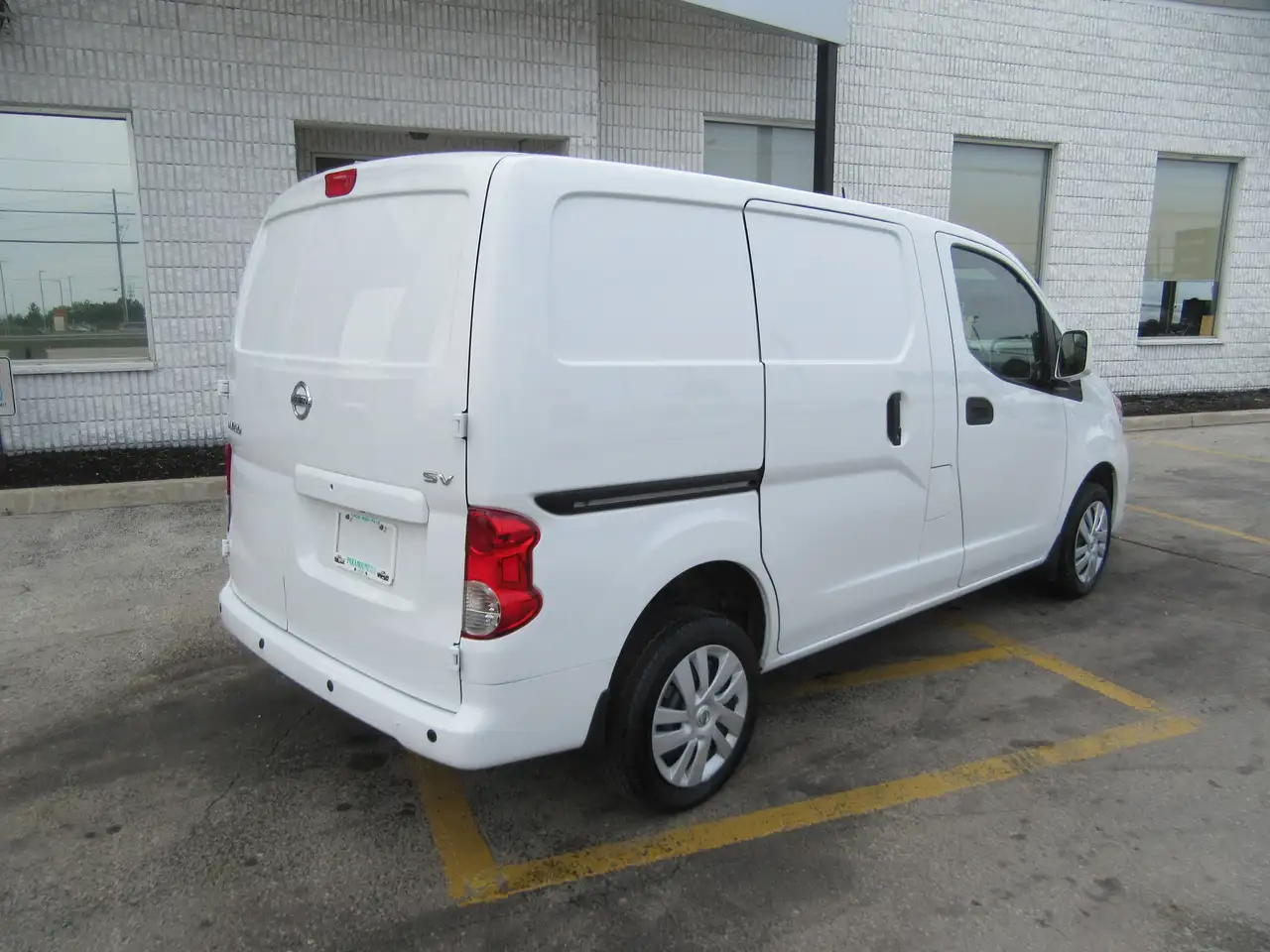 Nissan NV200 снимка Nissan NV200