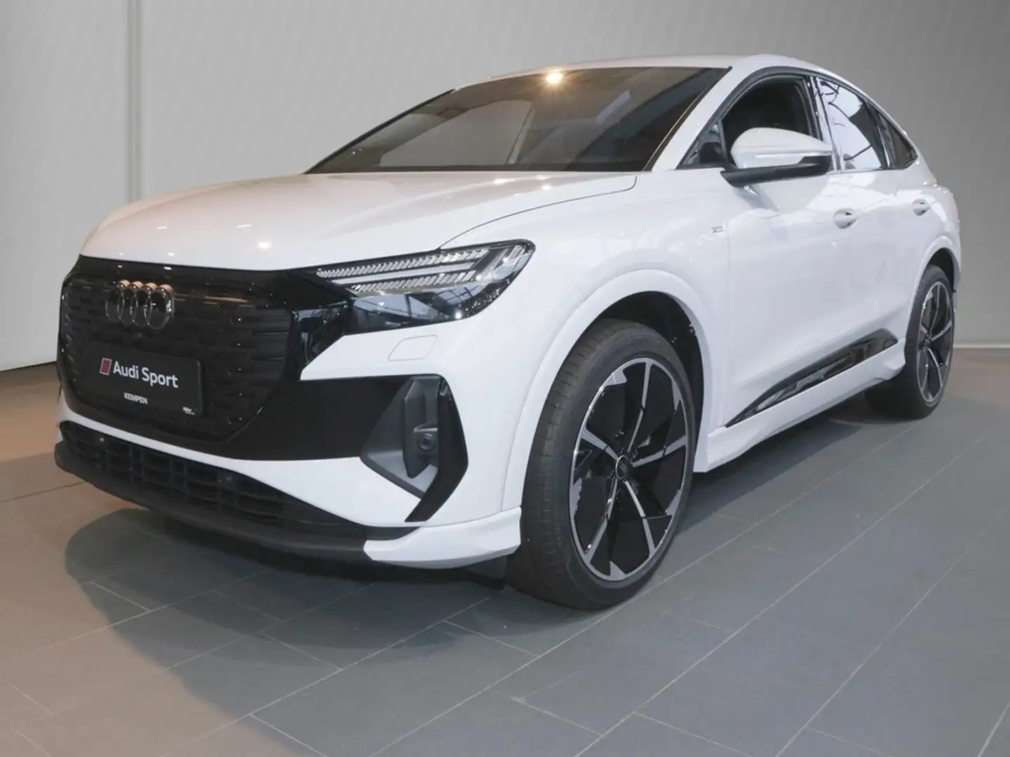 Audi Q4 e-tron Sportback UPE 81.805 AHK S line WPumpe Weiß - 2