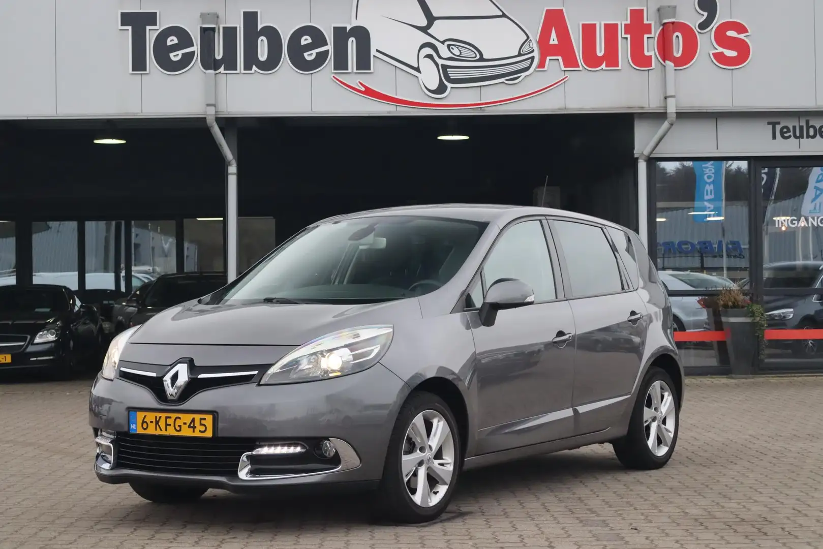 Renault Scenic 1.5 dCi Bose Navigatie, Climate control, Airco, Cr Grijs - 1