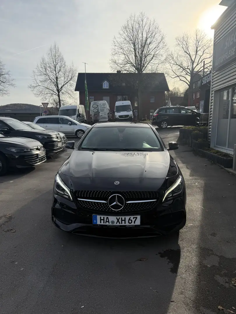 Mercedes-Benz CLA 200 CLA 200 CDI / d (117.908) Schwarz - 1