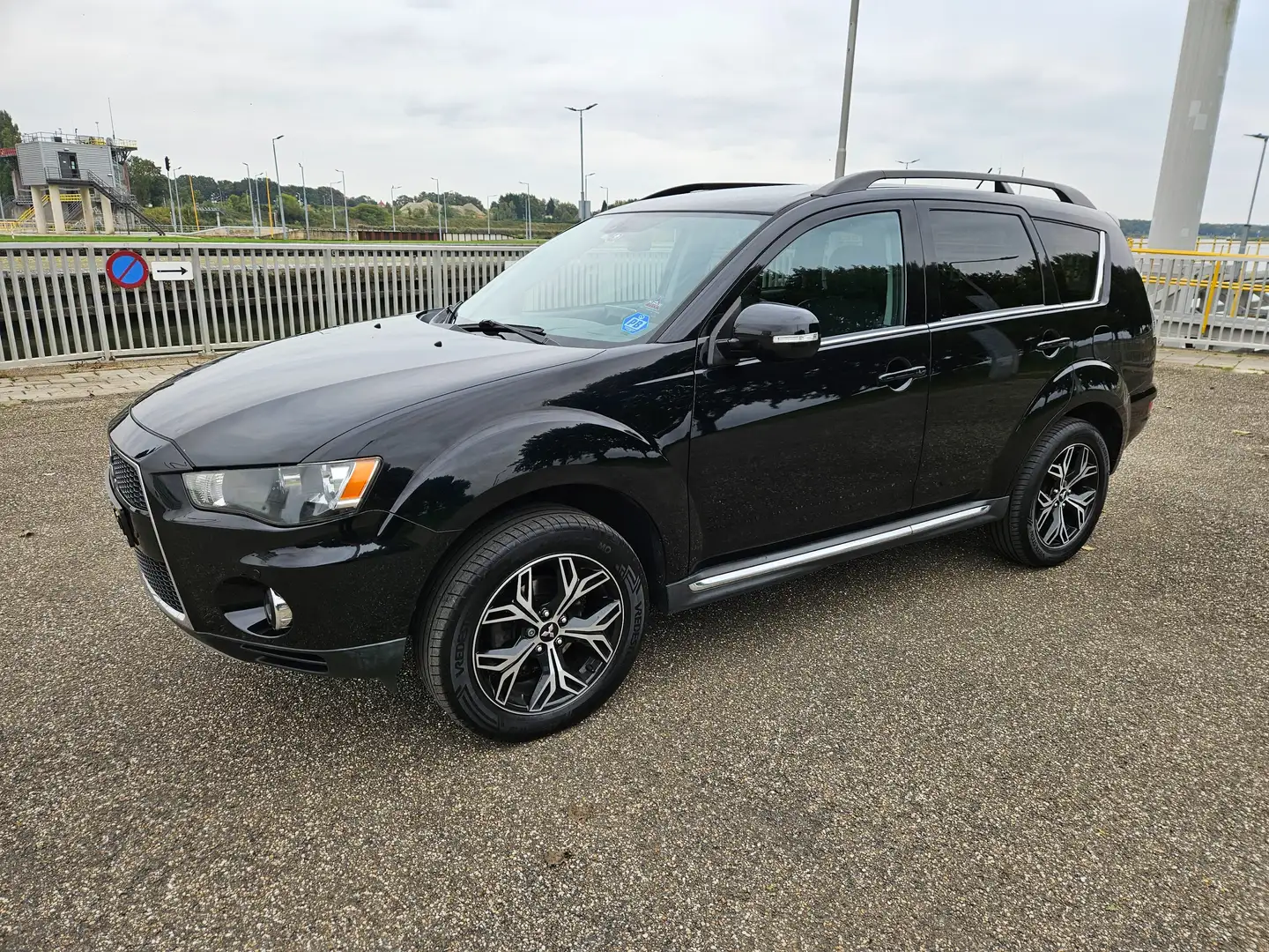 Mitsubishi Outlander Outlander 2.0 Intro Edition Black - 1