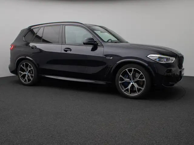 BMW X5 view 4