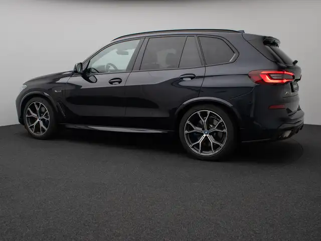 BMW X5 view 10